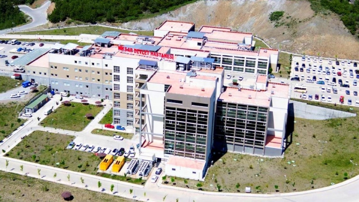 TOKAT NİKSAR DEVLET HASTANESİ (125 YATAKLI)